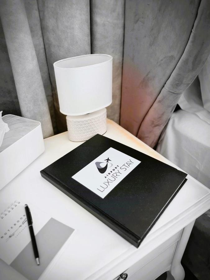 Airport Luxury Stay Артемида Екстериор снимка